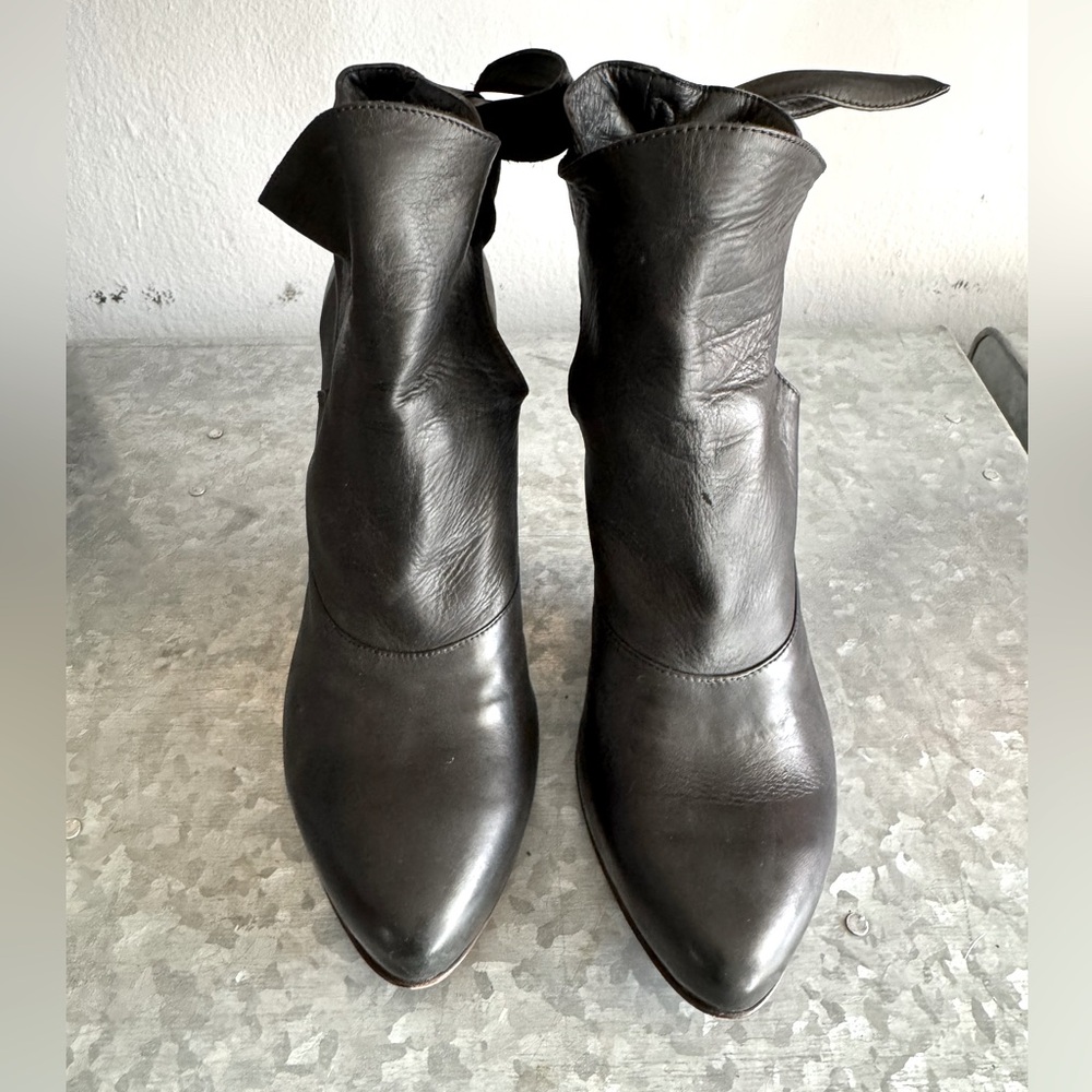 dusica dusica Ankle Bootie w/ ties. Sz. 36
